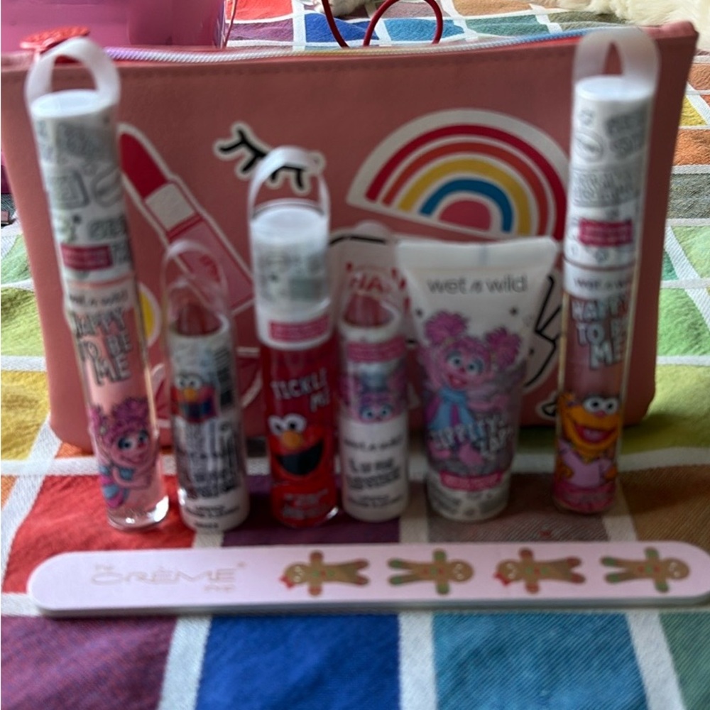 Wet n Wild Sesame Street Lip Gloss and Nail File Set